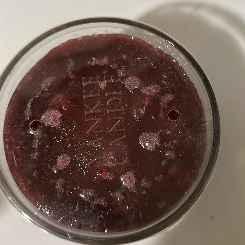 Yankee Candle Sangria 3 wick candle - Picture 2 of 3